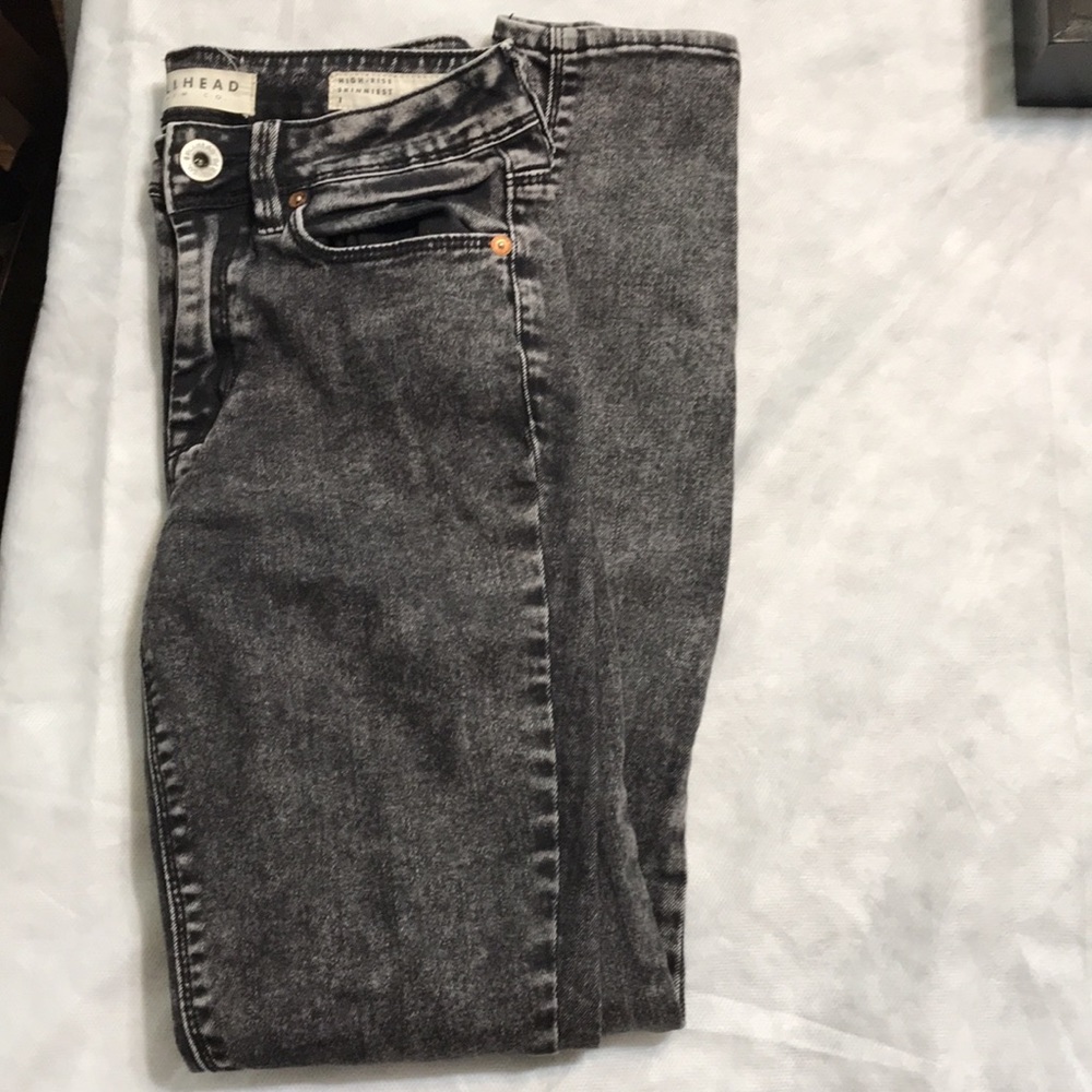 💕Bullhead, high-rise, skinniest jeans. Black acid washed.